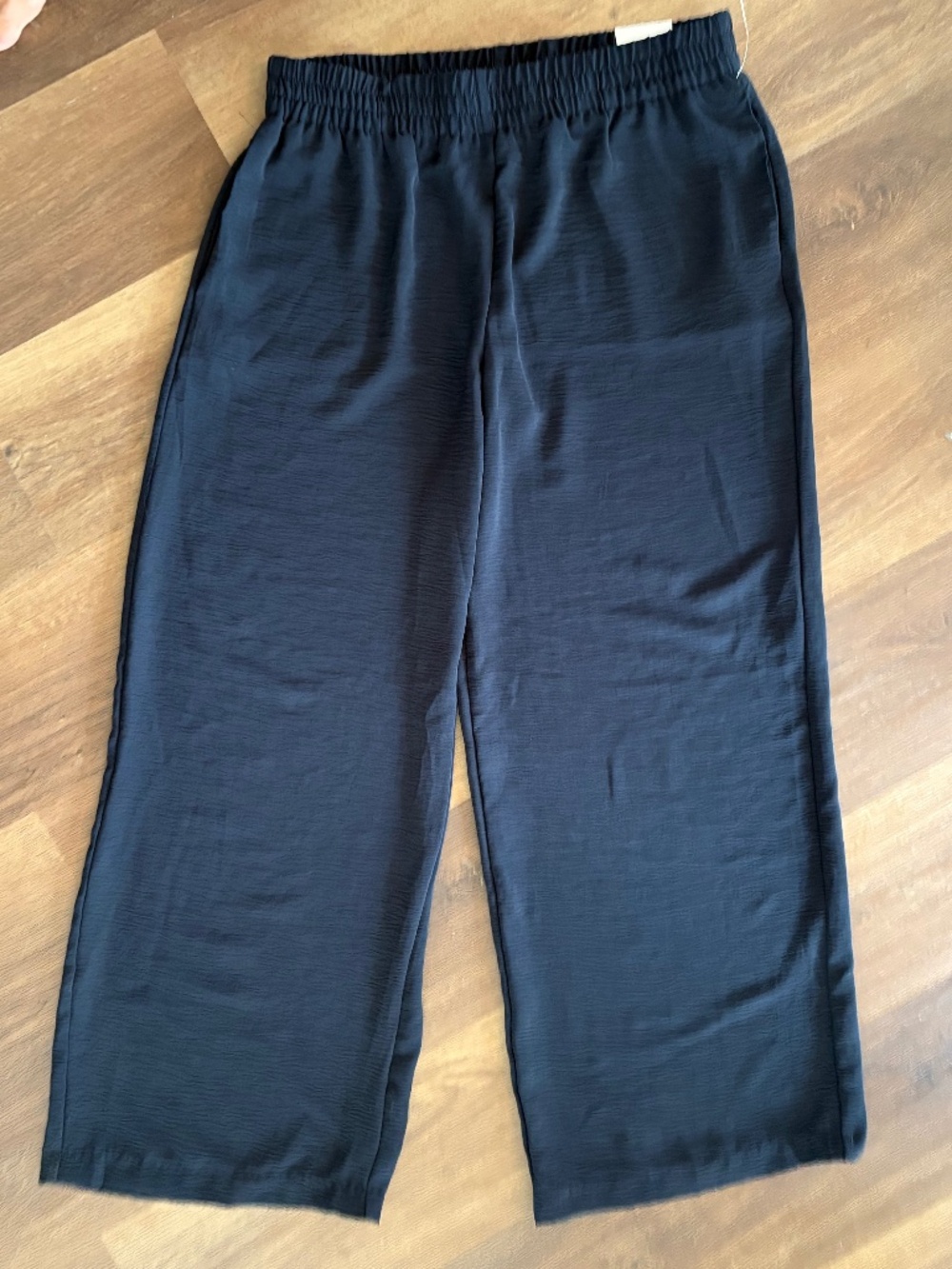 NWT Black/Deep Navy Textured Wide-Legged Pants – Relaxed Fit Jules & Leopold
